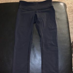Lululemon Wunder under black